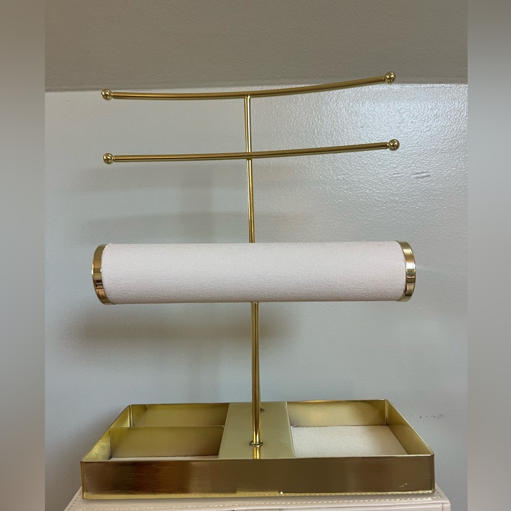 A New Day Necklace and Bracelet Holder EUC, Target